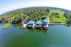Pallathuruthy houseboat